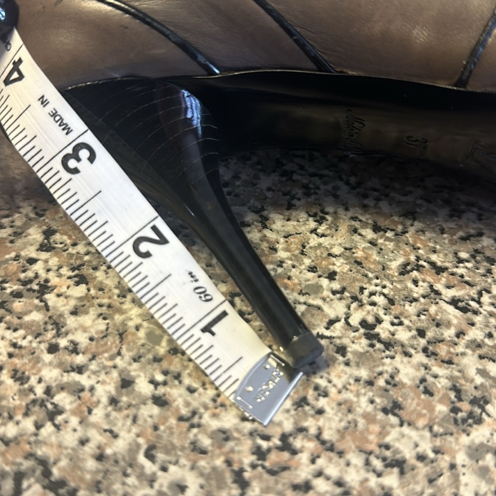 Louis Vuitton Peep Toe Booties EU 37 - Picture 16 of 16